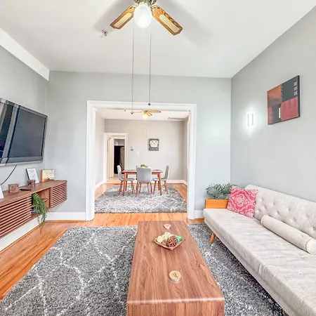 3 Bed 1 Bath Free Parking Near Nyc Apartment